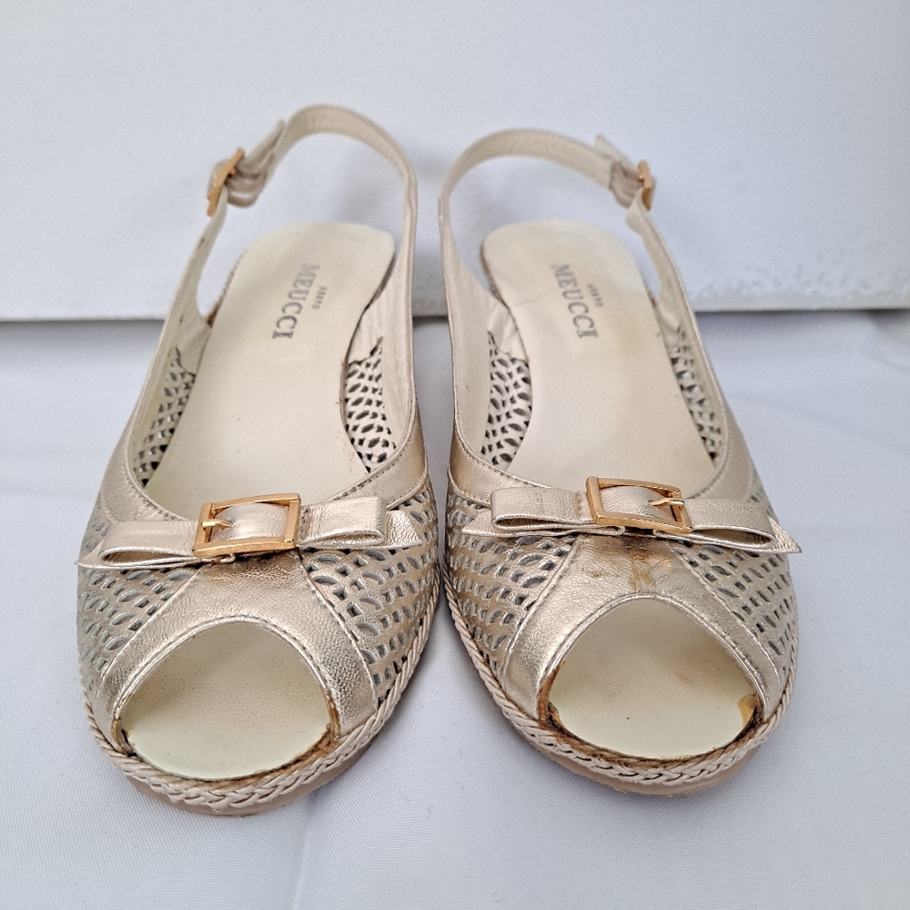 Sesto Meucci Wedge Sandal Italian Leather Gold Bow 8.5 - Picture 2 of 9